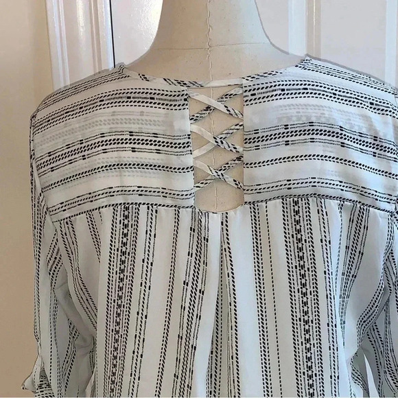 MAURICES Popover Blouse Top Plus Size XXL 2X White Black Stripe Roll Tab Sleeves - Picture 4 of 9